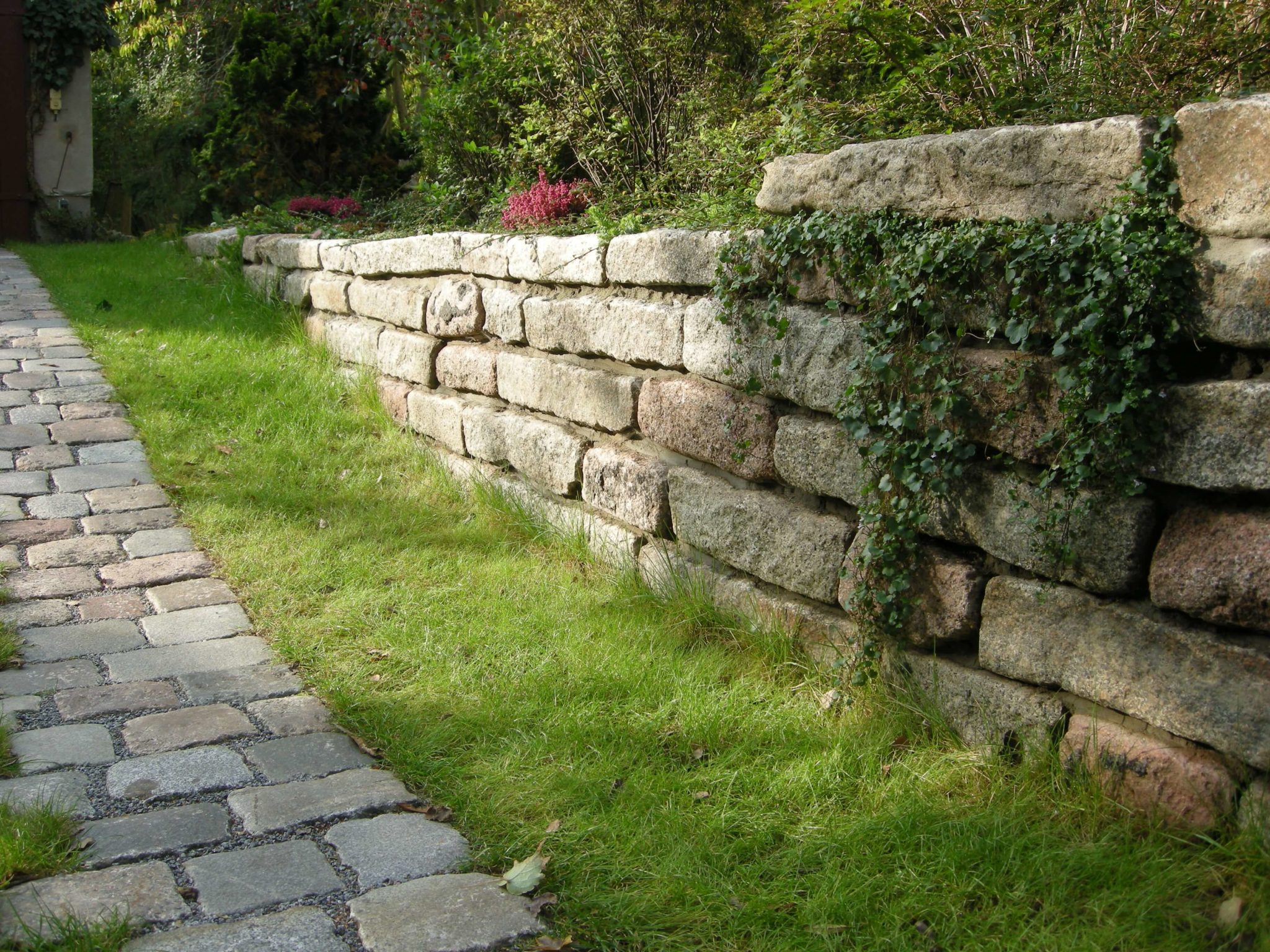 Gartengestaltung In Eigenregie Freistehende Trockenmauern Aus