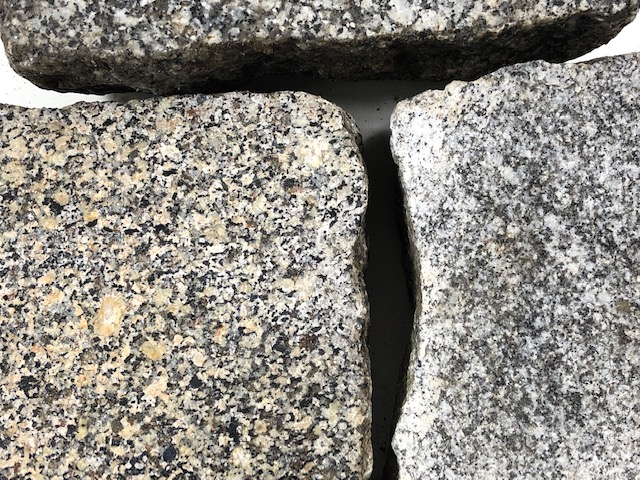 granit-pflasterplatte-4-6cm-überw.grau-gesägt-geflammt-regelmäßig (2)